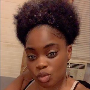 Meet your Posher, Kimberly